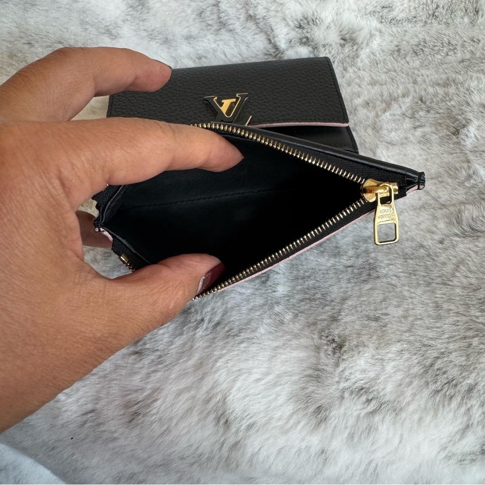 Louis Vuitton Capucines Compact Wallet - Black with Ballerina Pink Edging P0303 - Picture 12 of 17